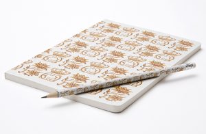 Notesbog med blyant (guld)