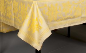 Gold damaskcloth